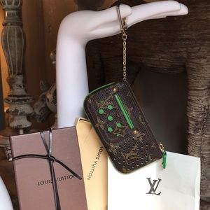 Authentic Louis Vuitton pochette cles coin